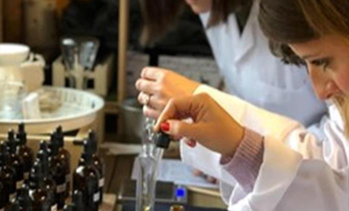 Bespoke perfumery experience